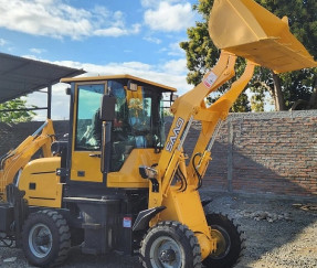Caso di Studio: Come la Terna Compatta SAAO ha Ridefinito l'Efficienza in un Cantiere Residenziale Ristretto